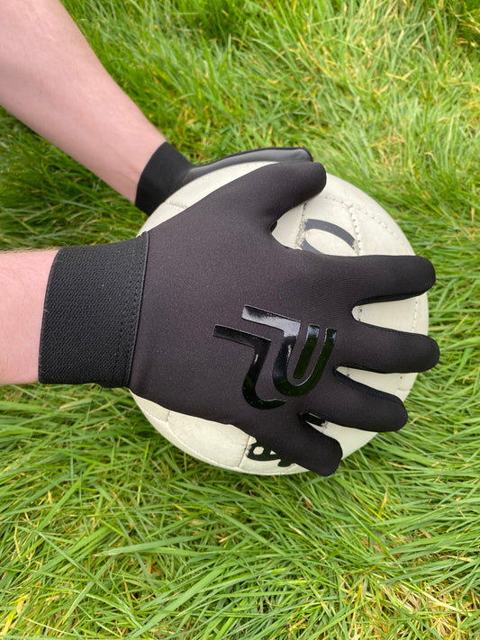 Strapless Black Out Gaelic Gloves